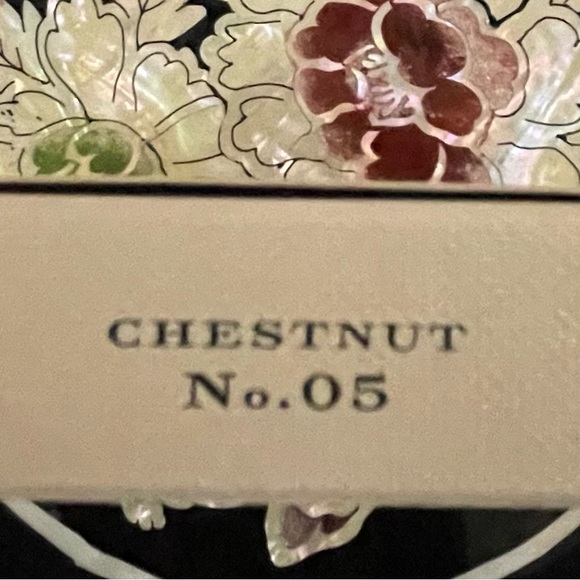 Burberry sheer eye shadow new in box #5 CHESTNUT - Picture 3 of 3